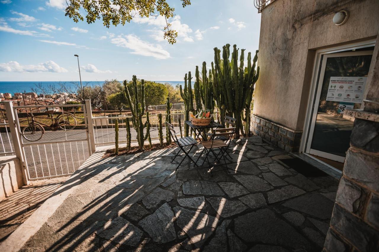 Agriturismo Rose Di Pietra Пьетра-Лигуре Экстерьер фото
